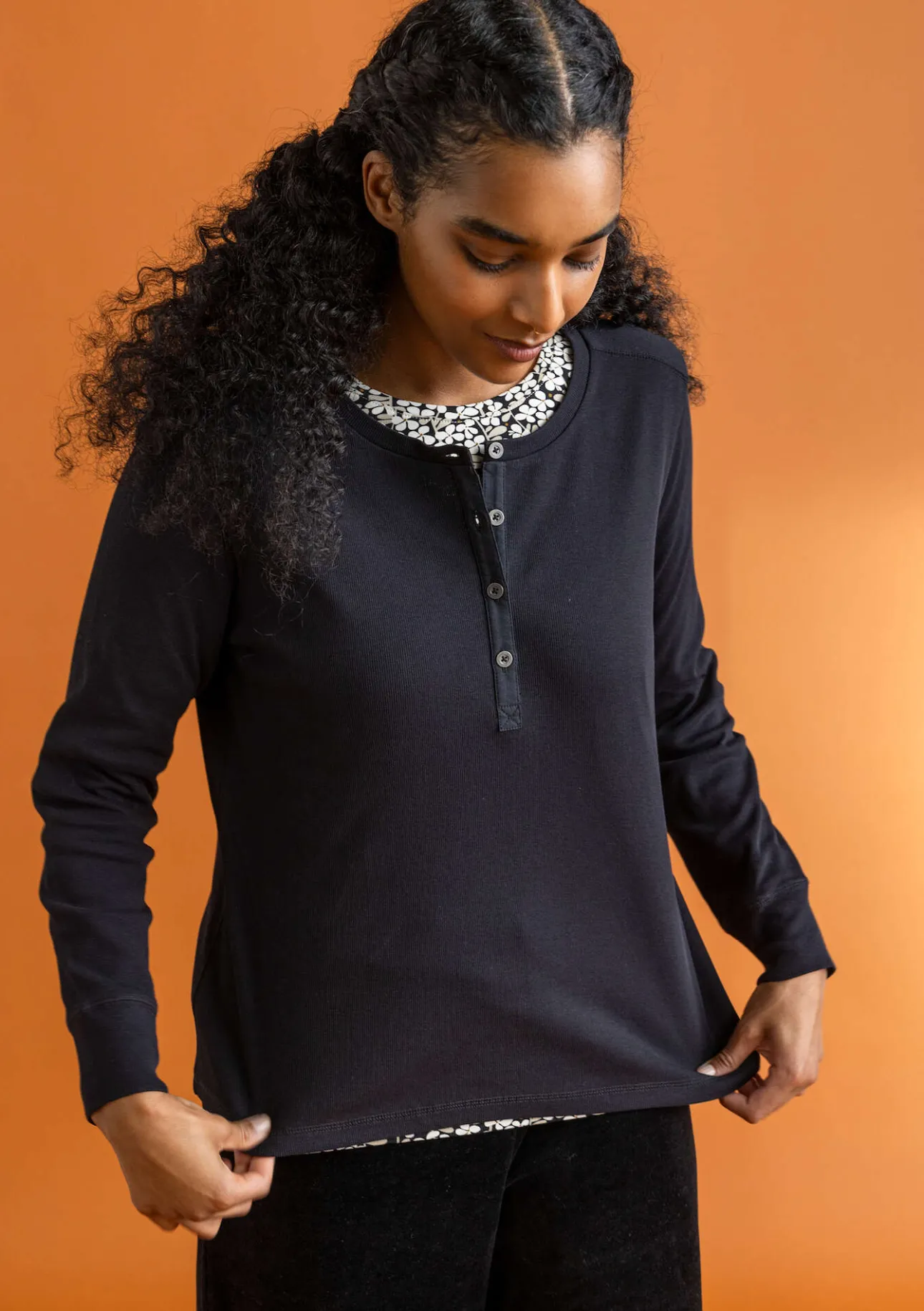 Gudrun Sjödén Knopfleistenshirt aus Bio-Baumwollripp> Pullover & Shirts
